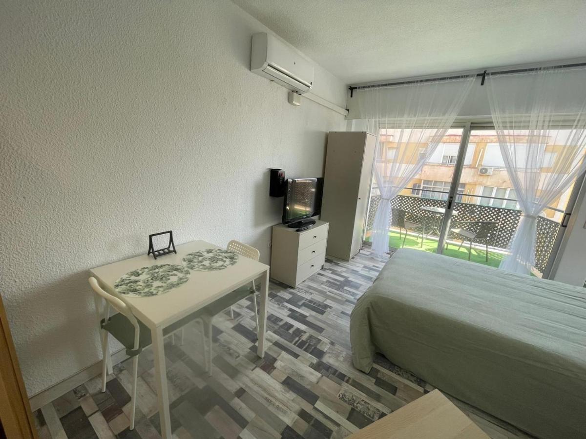 Confortable Estudio Con Terraza, Vistas A La Montana, Mar Y Mas Apartment Torremolinos Bagian luar foto