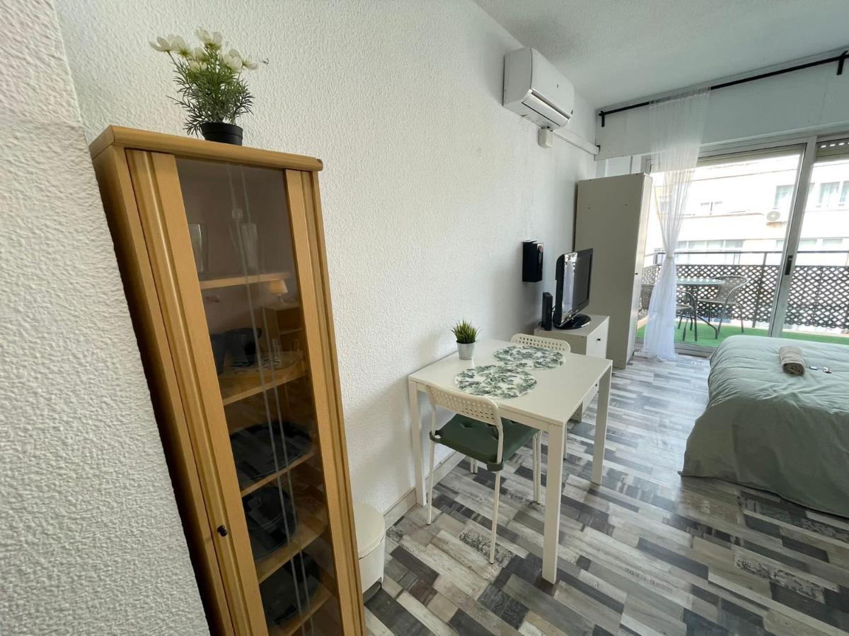 Confortable Estudio Con Terraza, Vistas A La Montana, Mar Y Mas Apartment Torremolinos Bagian luar foto
